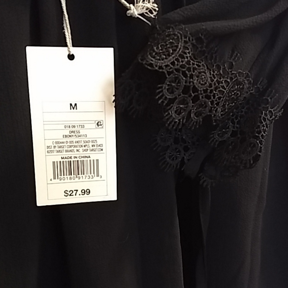 Black dress - Picture 3 of 4